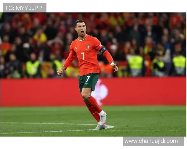 足球明星C罗的传奇生涯与场外影响力全解析